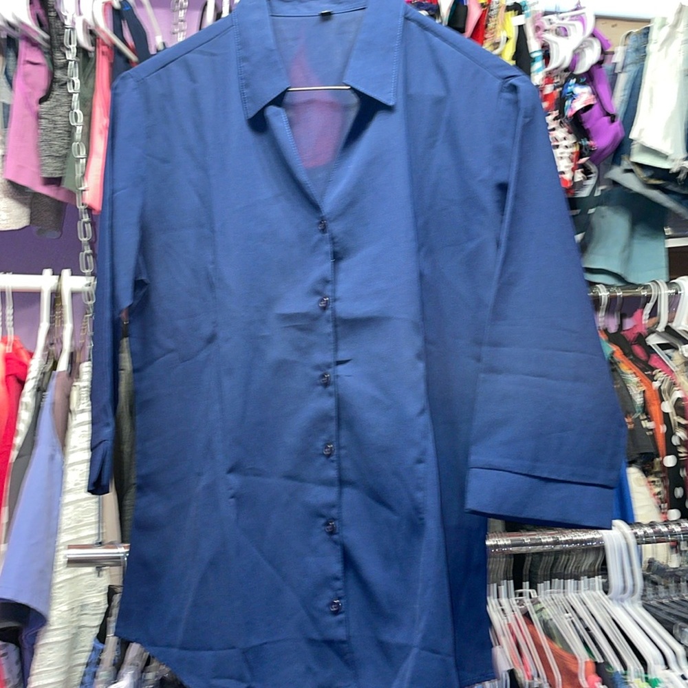 Blue Button up dress shirt blouse no brand size large looks new